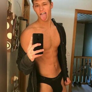 Homme de Rennes cherche mec viril pour moments torrides au téléphone sans tabou Julien - rencontre-Gay-Sens