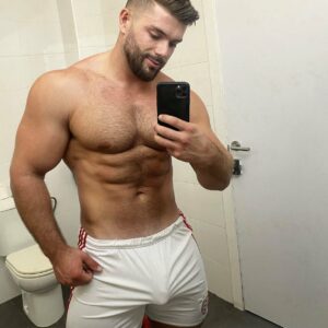 Mec sportif près de Sète, cherche plan coquin avec un homme pour des aventures torrides et spontanées Théo - rencontre-Gay-Sète