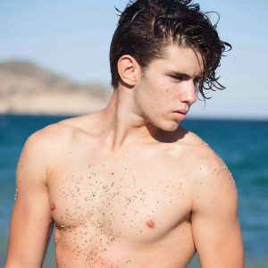 Yannis - rencontre-Gay-Oyonnax