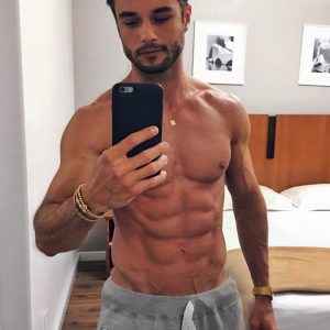 Julien - rencontre-gay-pontoise-Ire8