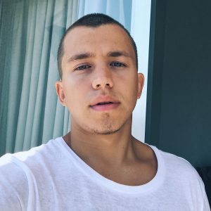 Thibault - rencontre-Gay-Niort