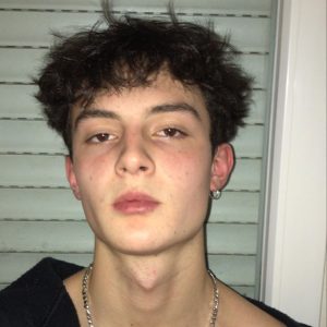 Juste envie de baiser ce soir Léonard - rencontre-Daddy-Saint-Herblain
