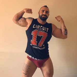 Vous cherchez un mec comme lui? Gautier - rencontre-Gay-Arles