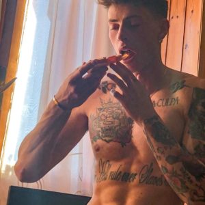 Il est temps de baiser comme des fous Dorian - rencontre-Gay-Aubagne