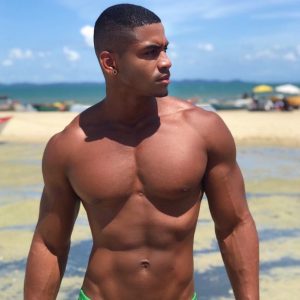 Mon père m’a toujours dit d’écouter le son du plaisir Sébastien - rencontre-Gay-Valenciennes
