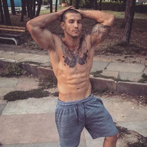 Disponible ce week-end si t’es chaud Frédéric - rencontre-Daddy-Colomiers