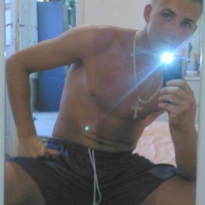 Un étudiant en manque de tendresse Ethan - rencontre-Gay-Compiègne
