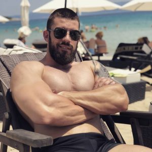 Romain - rencontre-Gay-Nîmes
